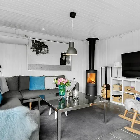 3 Bedroom Beautiful In Sydals Casa vacanze Nedre Lysabild